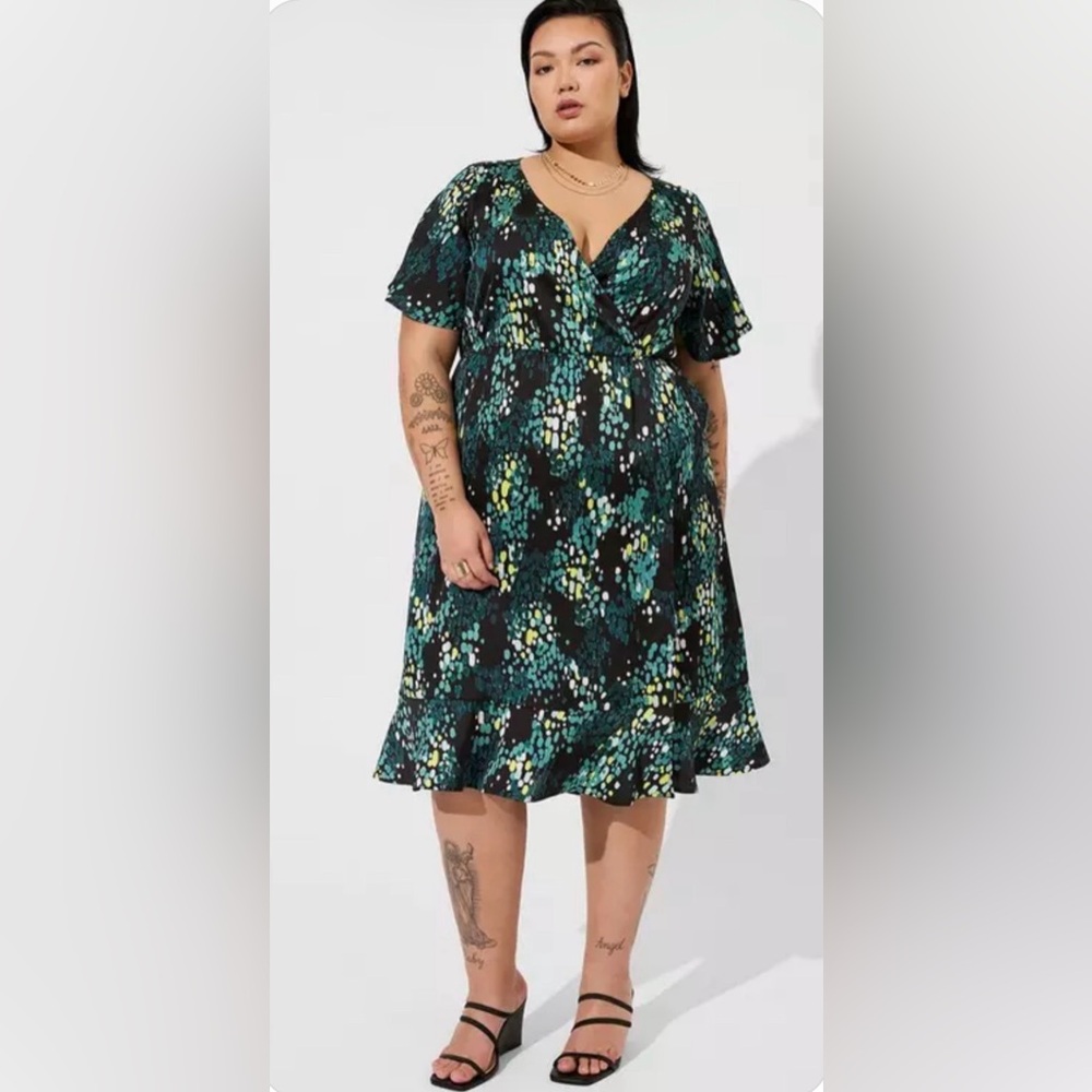 Torrid Midi Bubble Charm Flutter Sleeve Wrap Dress Large 10 Dotted Print Pinup